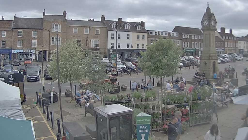 Thirsk webcam overlooking the Market Place