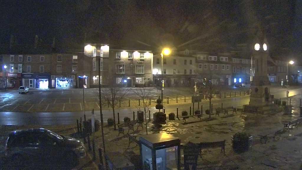 Thirsk webcam overlooking the Market Place
