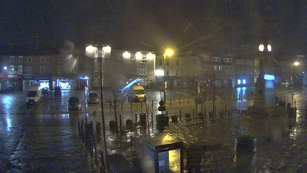 Thirsk webcam overlooking the Market Place