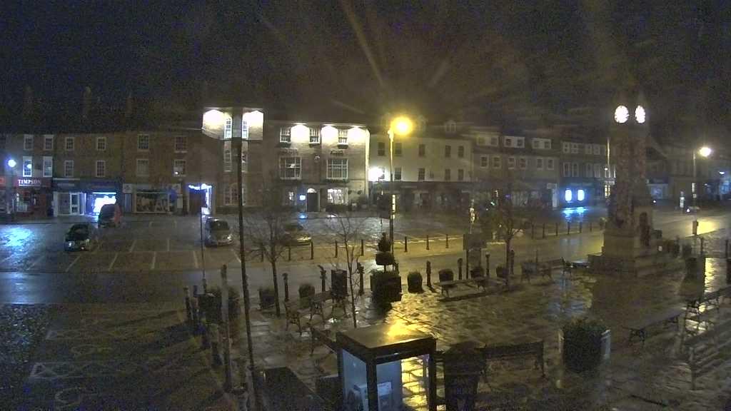 Thirsk webcam overlooking the Market Place