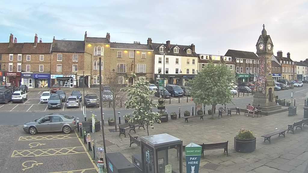 Thirsk webcam overlooking the Market Place